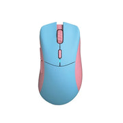 فأرة الألعاب اللاسلكية Glorious Model D Pro لون سكايلاين أزرق/وردي – خفيفة الوزن للغاية 58 جرام، مستشعر BAMF بدقة 19,000 DPI، اتصال 2.4 جيجاهرتز بدون تأخير، بطارية تدوم أكثر من 80 ساعة، تصميم مريح لليد اليمنى، 6 أزرار قابلة للبرمجة، أقدام PTFE