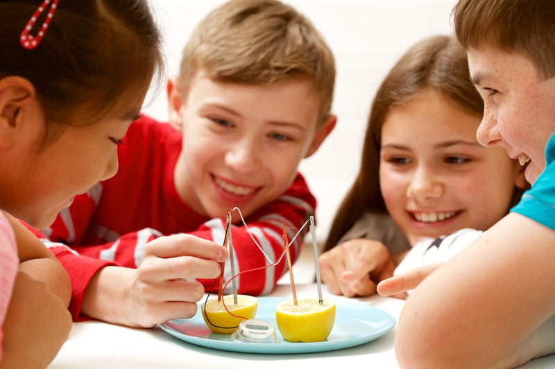 4M Kidz Labs Kitchen Science Kit – 6 Fun Experiments Using Everyday Items, Ages 8+, Model 00-03296