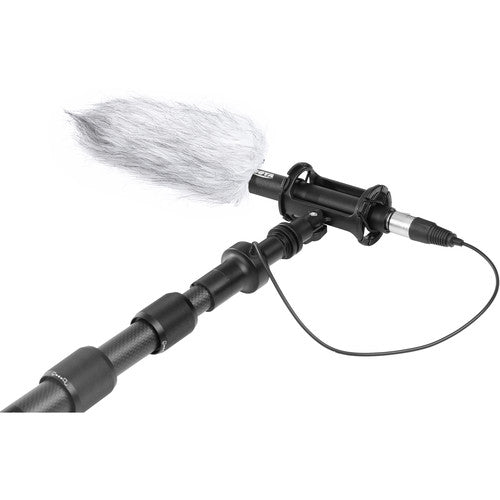 BOYA BY‑PB25 8.2′ بومبول من ألياف الكربون - 3 أقسام، كابل XLR داخلي، حمولة 3 كجم، يتضمن محولات ¼‑20 وXLR، خفيف الوزن