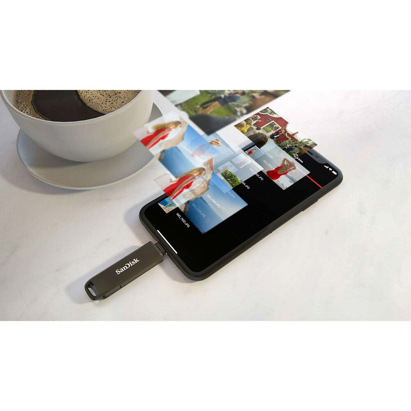 محرك أقراص فلاش SanDisk iXpand Luxe سعة 64 جيجابايت - موصلات USB Type-C وLightning مزدوجة، USB 3.1 الجيل الأول، تصميم دوار معدني بالكامل، نسخ احتياطي تلقائي لجهاز iPhone