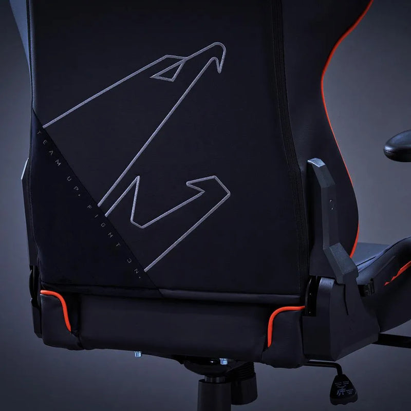 كرسي الألعاب AORUS AGC310 - تصميم مريح، إمكانية إمالة 160 درجة، وسائد قابلة للتعديل، إطار فولاذي، معتمد من BIFMA