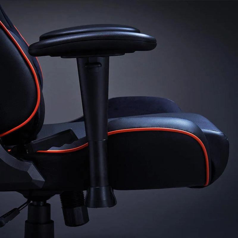 كرسي الألعاب AORUS AGC310 - تصميم مريح، إمكانية إمالة 160 درجة، وسائد قابلة للتعديل، إطار فولاذي، معتمد من BIFMA
