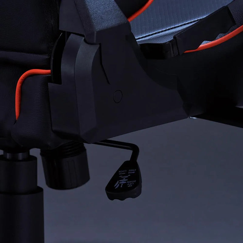 كرسي الألعاب AORUS AGC310 - تصميم مريح، إمكانية إمالة 160 درجة، وسائد قابلة للتعديل، إطار فولاذي، معتمد من BIFMA