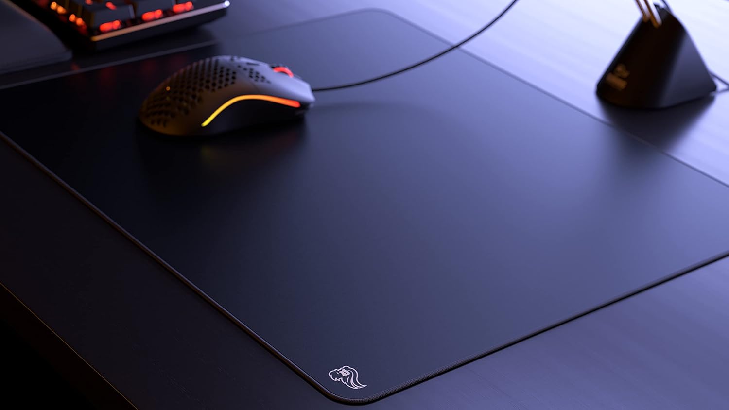 لوحة فأرة ألعاب كبيرة Glorious مقاس 16"x18"، حصيرة فأرة قماشية بقاعدة مطاطية غير قابلة للانزلاق، حواف مخيطة، لوحة فأرة XL متينة للمكتب للألعاب والمكتب