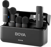 نظام ميكروفون لافالير لاسلكي BOYA BY-V4U بأربع قنوات، 4 أجهزة إرسال + مستقبل USB-C | مدى 200m | إلغاء الضوضاء بنقرة واحدة | صوت بجودة 48kHz/16-bit، بطارية تدوم 18H مع علبة شحن، لأجهزة Android المزودة بمنفذ USB-C وiPhone 15/16/17 – أسود
