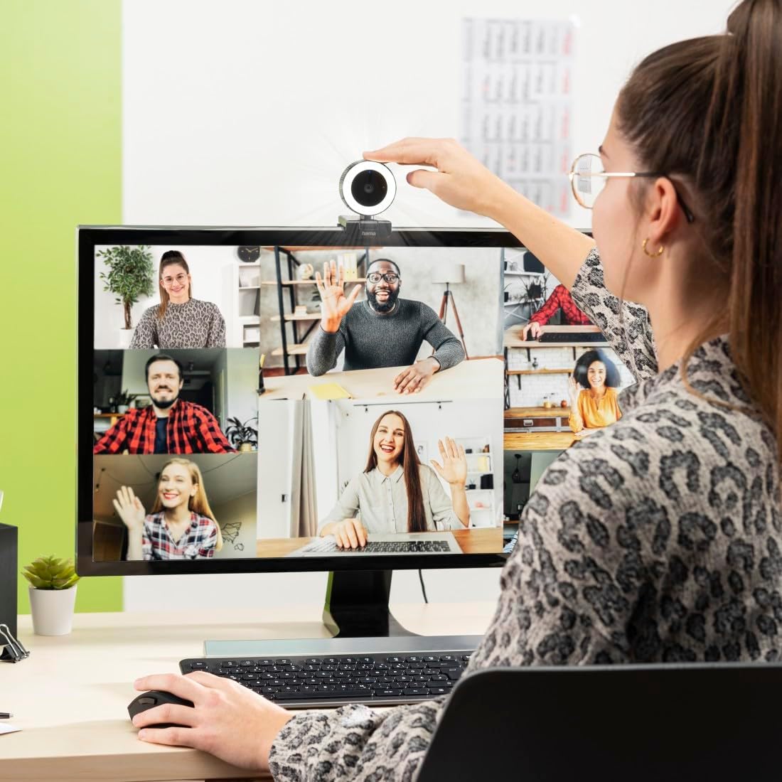 Hama C-850 Pro QHD 2K Webcam with LED Ring Light , Autofocus , Dual Microphones , Remote Control , Privacy Cover , USB Plug & Play for Streaming & Video Conferencing
