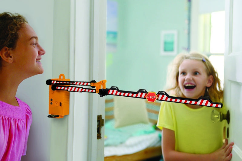 4M KidzLabs Motorised Barrier Gate – Build a 64cm Robotic Gate with Smart Key, Ages 8+, Model 00-03447