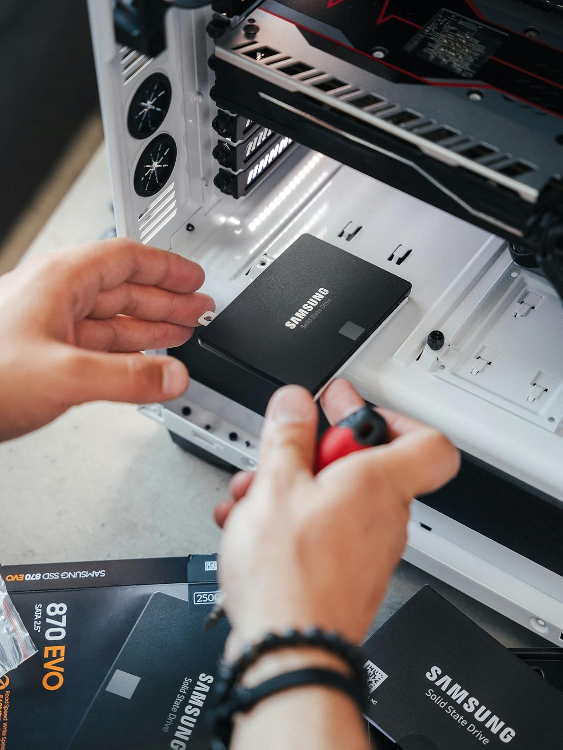 Samsung 870 EVO 2TB SATA III 2.5" Internal SSD, High-Speed Solid State Drive, Up to 560MB/s Read, 530MB/s Write, Reliable Performance, Model MZ-77E2T0B/AM