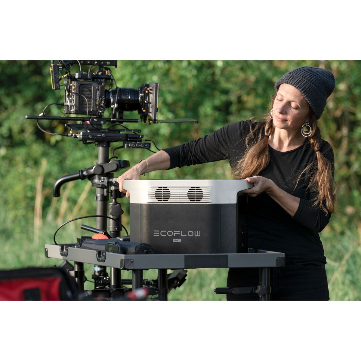 EcoFlow DELTA 2 Max Portable Power Station – 2048Wh LiFePO4, 2400W AC Output, Expandable Battery, Solar Ready