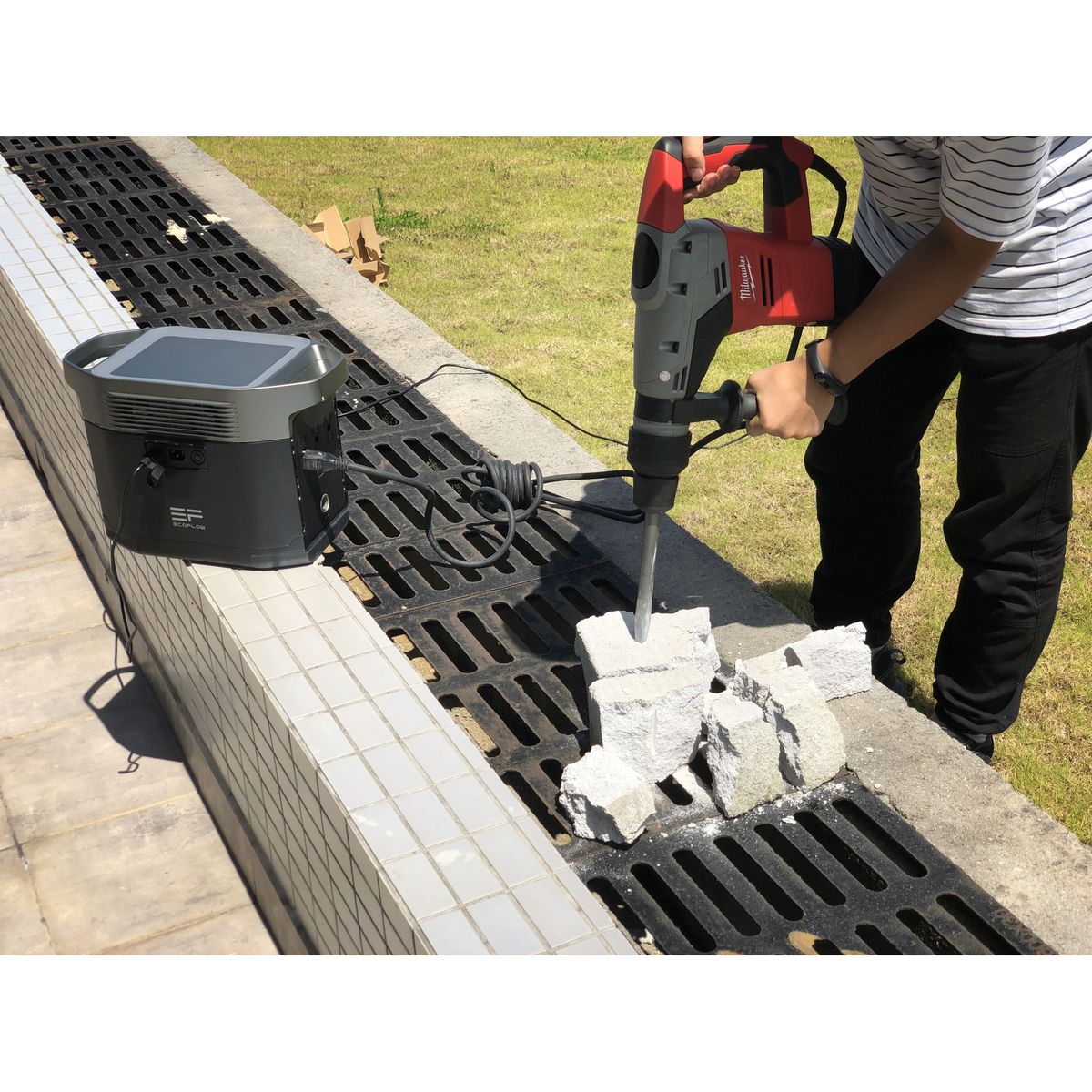 EcoFlow DELTA 2 Portable Power Station – 1024Wh LiFePO4 Battery, 1800W AC Output, Solar Ready, Fast Charging