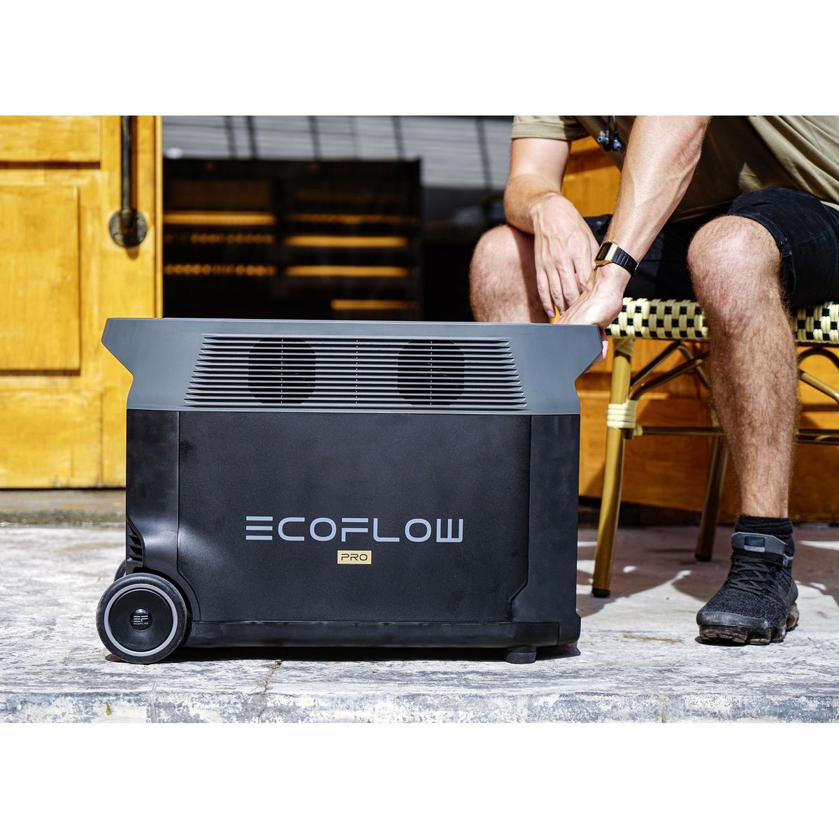 EcoFlow DELTA Pro Portable Power Station – 3600Wh LiFePO4, 3600W AC Output, 1600W Solar Input, Wi-Fi/Bluetooth