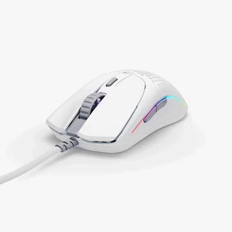 فأرة الألعاب السلكية Glorious Model O 2 – وزن فائق الخفة 59 جرام، مستشعر BAMF 2.0 بدقة 26,000 DPI، إضاءة RGB، 6 أزرار قابلة للبرمجة، تصميم متماثل لليد، أقدام PTFE، كابل باراكورد معزز