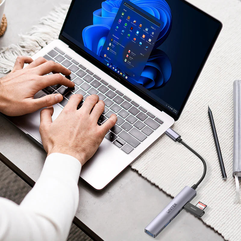 UNITEK uHUB 4 in 1 USB C Hub High Speed Multiport USB Hub up to 5 Gbps