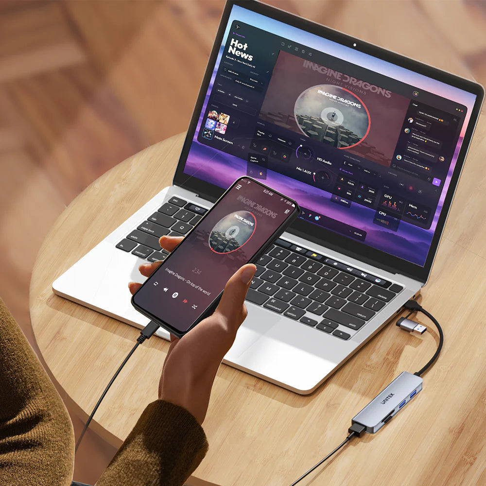 Unitek uHUB P5+ 5-in-1 USB Hub – 3x USB-A 5Gbps Ports - SD & MicroSD Card Readers - USB-C/USB-A Dual Interface - Aluminum Alloy - Compact Design