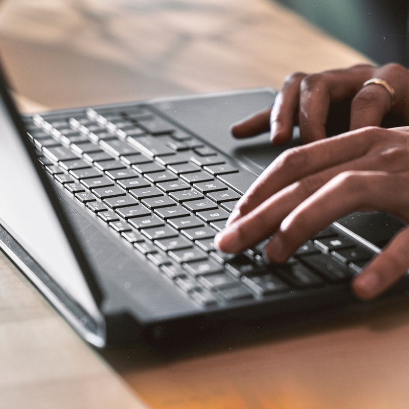 HP Victus 15-fb2082wm 15.6" 144Hz Laptop - Ryzen5-8645HS - 8GB RAM - 512GB SSD - RTX 4050 6GB - WIN 11 (Mica Silver)