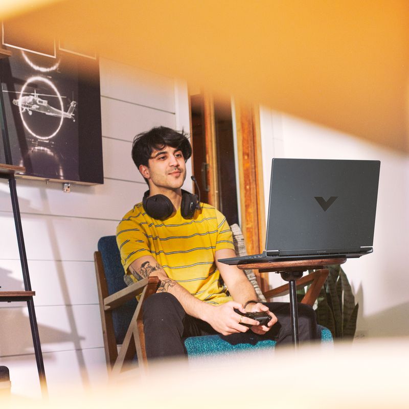 HP Victus 15-fb2082wm 15.6" 144Hz Laptop - Ryzen5-8645HS - 8GB RAM - 512GB SSD - RTX 4050 6GB - WIN 11 (Mica Silver)