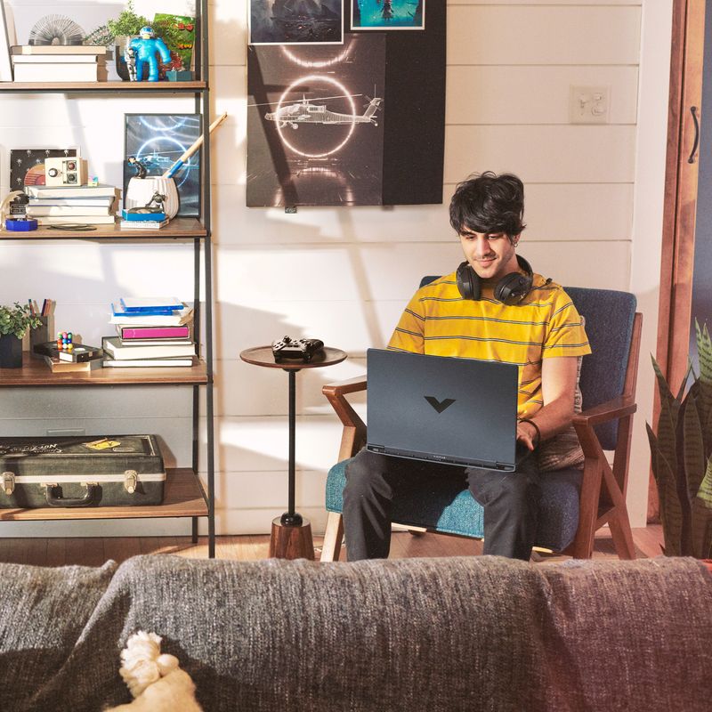 HP Victus 15-fb2082wm 15.6" 144Hz Laptop - Ryzen5-8645HS - 8GB RAM - 512GB SSD - RTX 4050 6GB - WIN 11 (Mica Silver)