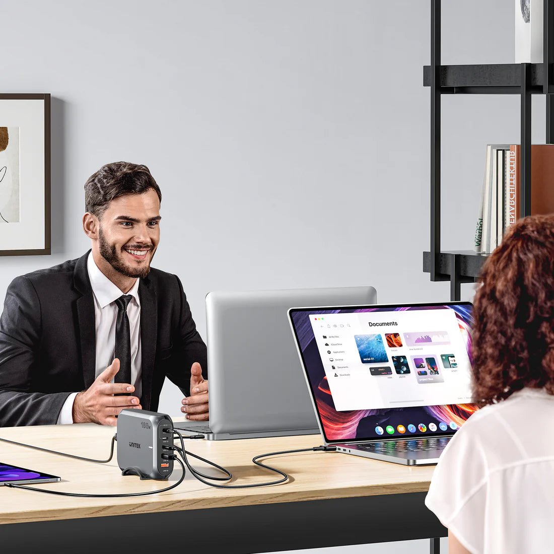 Unitek 188 W PD 3.1 Desktop GaN Charging Station – 5-Port Stand, 140 W USB-C, USB-A Ports, Fast GaN Charging