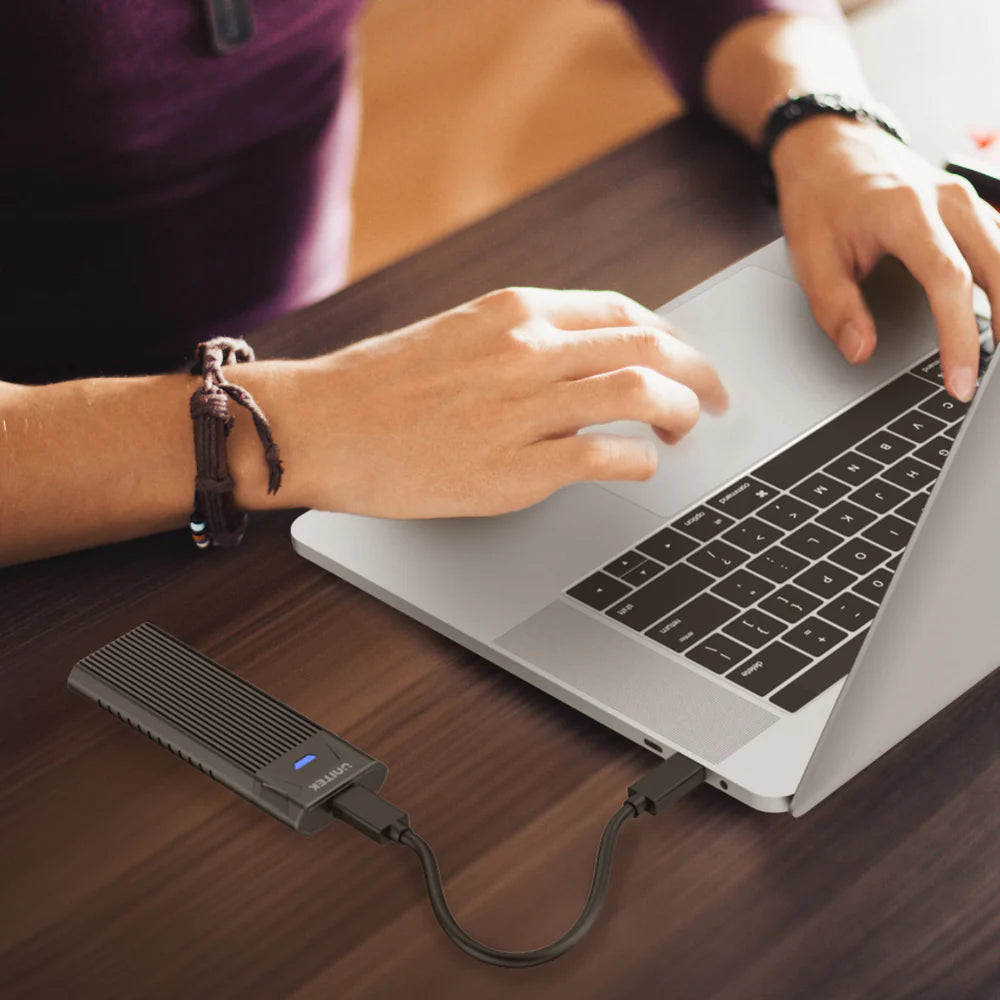 علبة UNITEK SolidForce Lite NVMe M.2 SSD - USB 3.2 الجيل الثاني (10 جيجابت في الثانية)، علبة ألومنيوم بدون أدوات، تدعم UASP، لمحركات أقراص M-Key PCIe SSD