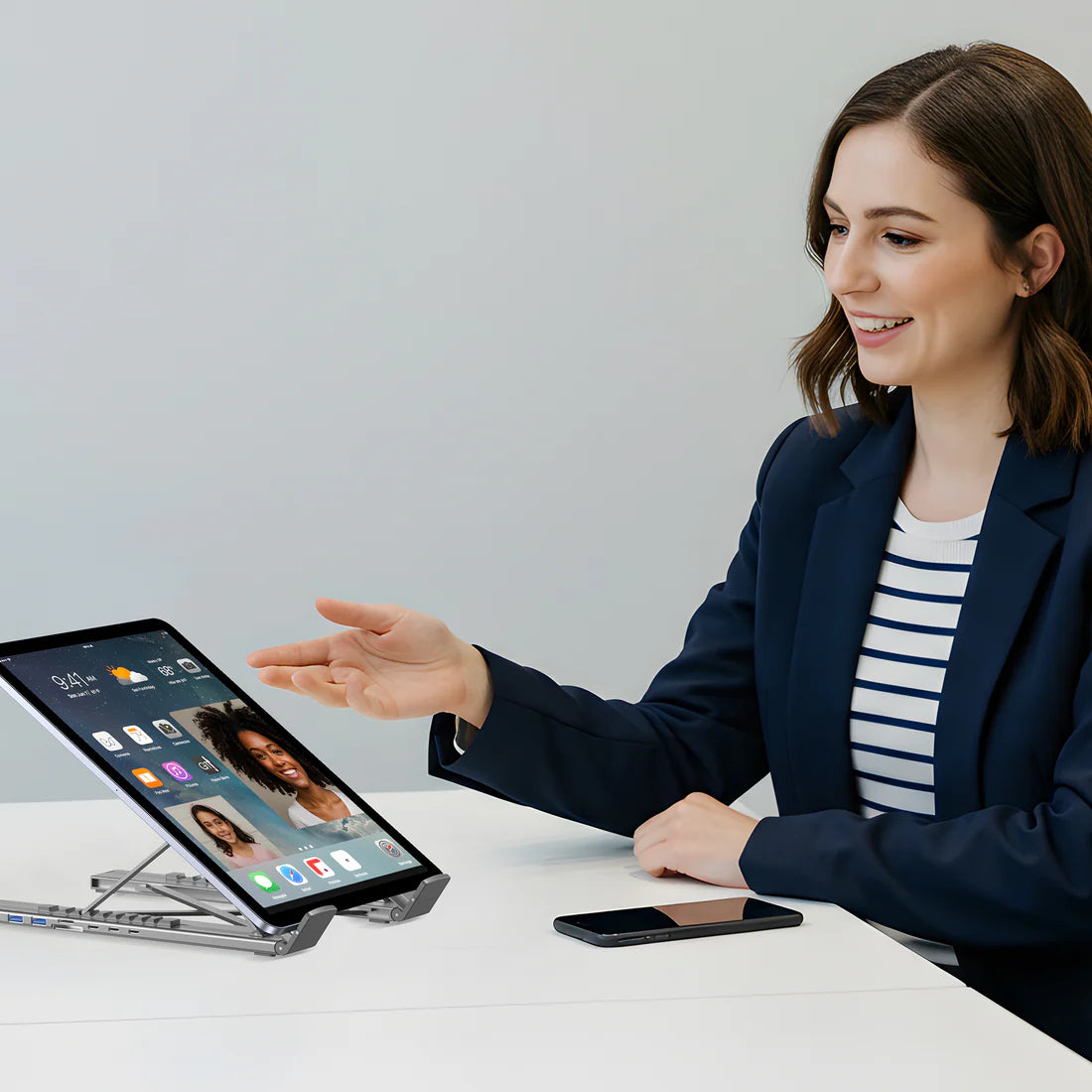 UNITEK D1137AGY01 Foldable Laptop Stand + 7-in-1 Docking Station – 100W PD, 4K@60Hz HDMI, USB-C & USB-A 5Gbps, SD/TF Reader, Aluminum Foldable Design