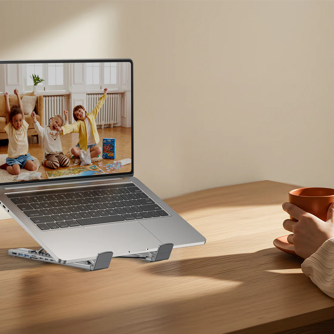 UNITEK D1137AGY01 Foldable Laptop Stand + 7-in-1 Docking Station – 100W PD, 4K@60Hz HDMI, USB-C & USB-A 5Gbps, SD/TF Reader, Aluminum Foldable Design