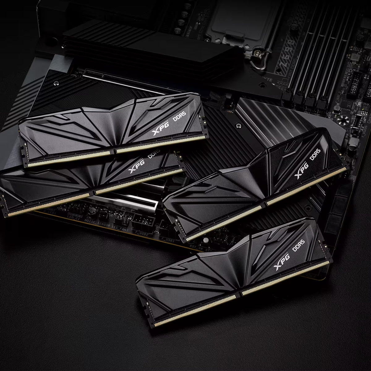 ذاكرة RAM مكتبية XPG ARMAX RGB DDR5 بسعة 16GB، بسرعة 5600 MT/s، من نوع U-DIMM، متوافقة مع Intel XMP 3.0 وAMD EXPO، ذاكرة ألعاب RGB، سوداء