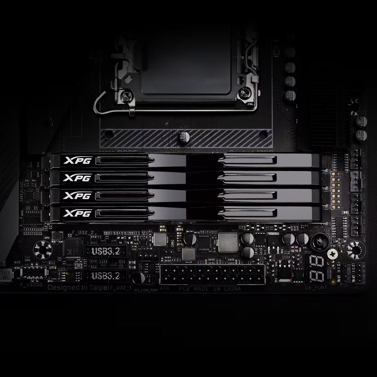 ذاكرة RAM مكتبية XPG ARMAX RGB DDR5 بسعة 16GB، بسرعة 5600 MT/s، من نوع U-DIMM، متوافقة مع Intel XMP 3.0 وAMD EXPO، ذاكرة ألعاب RGB، سوداء