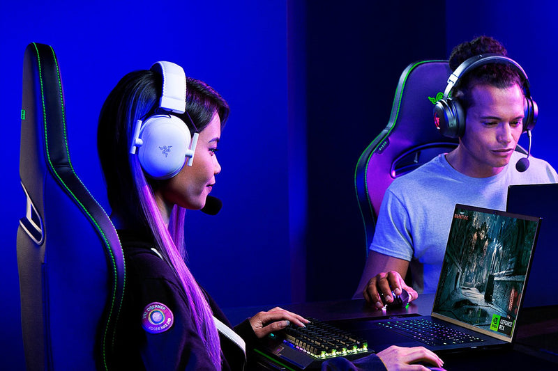 Razer BlackShark V2 Pro Wireless Gaming Headset Edition: 50MM Titanium Drivers - HyperClear Super Wideband Mic - Noise-isolating Earcups - 70 Hour Battery Life - Black