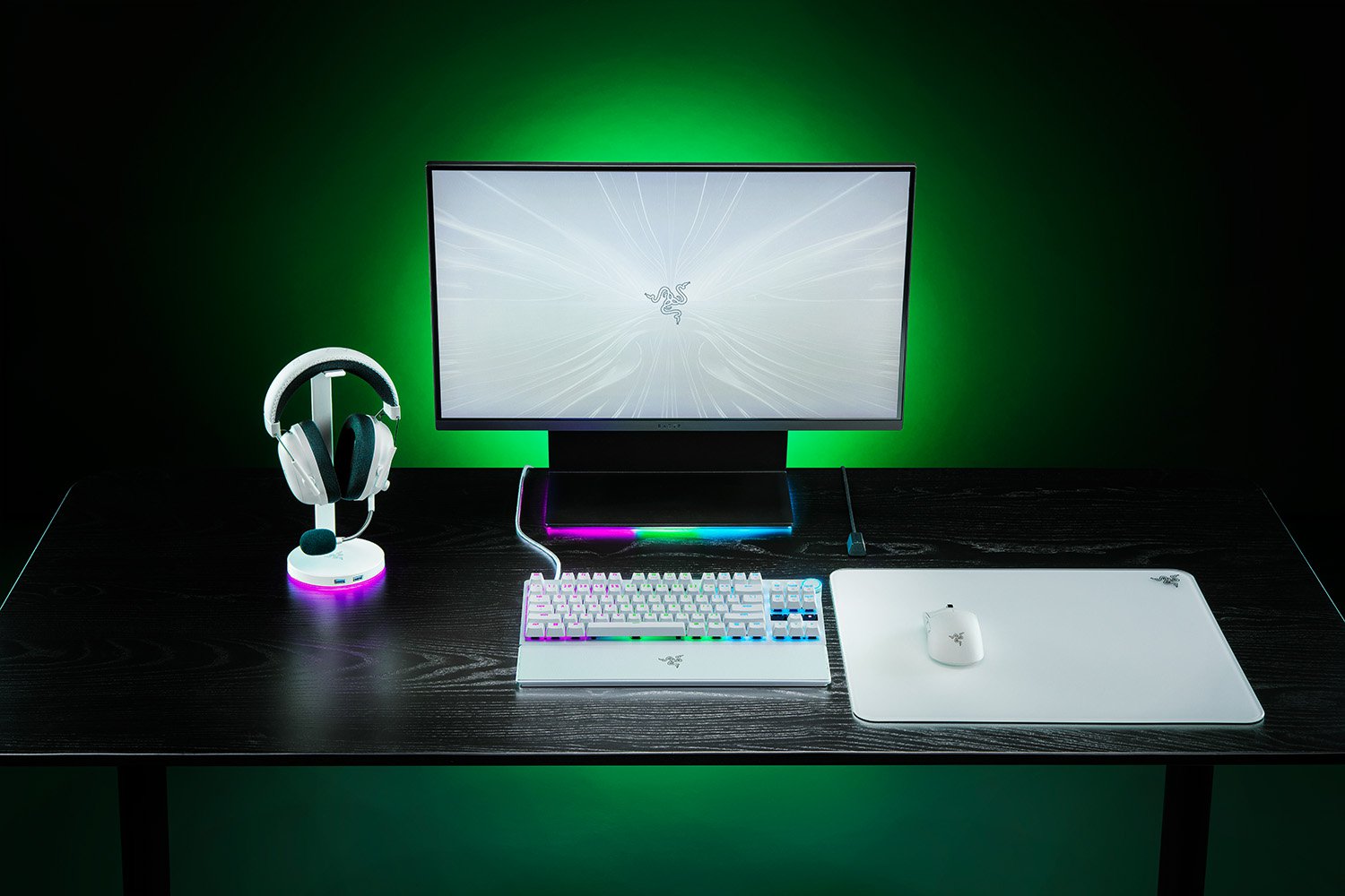 Razer Huntsman V3 Pro Tenkeyless - لوحة مفاتيح رياضية إلكترونية بصرية تناظرية TKL بضغطة زر سريعة وتشغيل سريع (تعديلات سريعة مدمجة، قرص متعدد الوظائف وأزرار) تصميم أمريكي | أبيض 