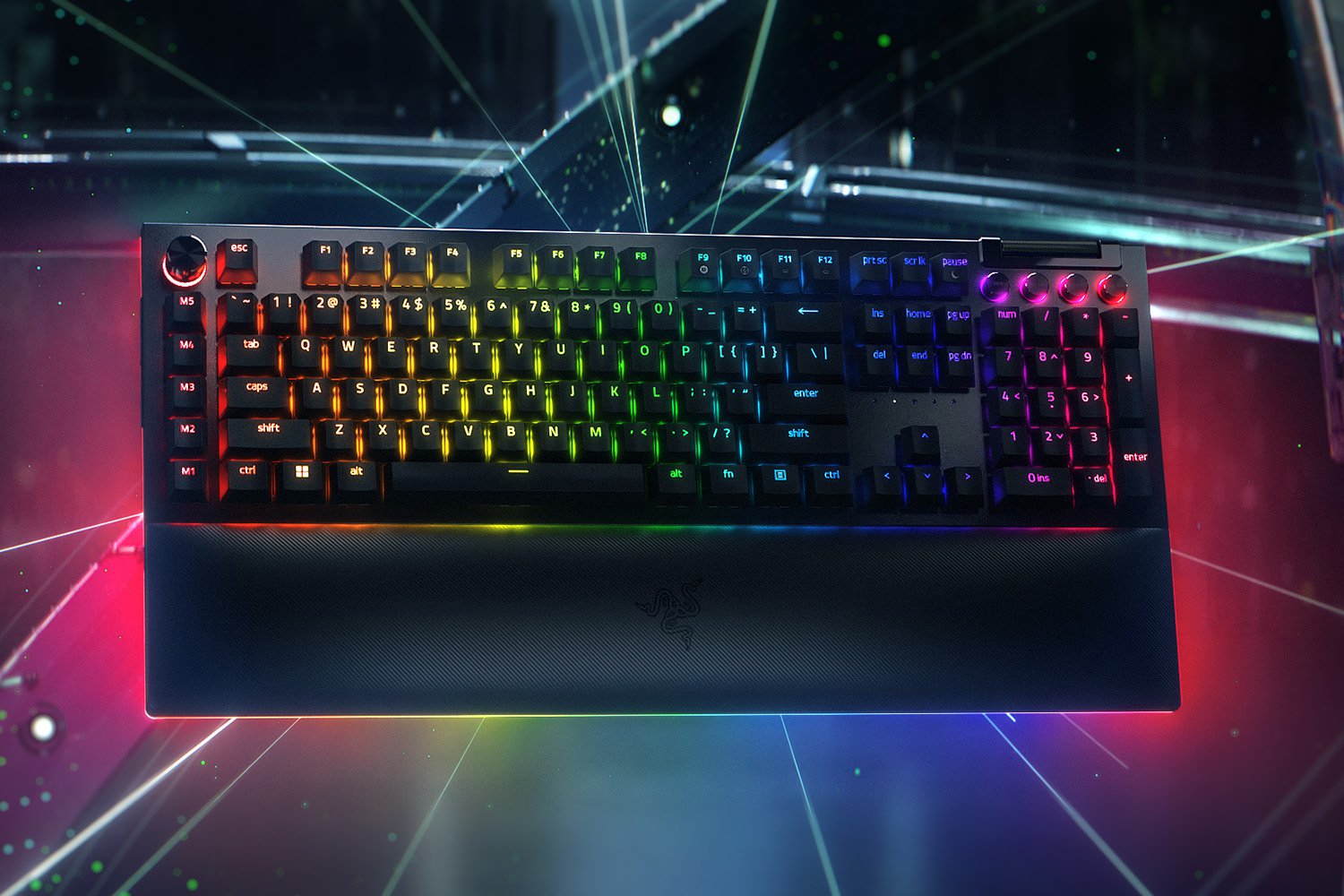 لوحة مفاتيح الألعاب الميكانيكية Razer BlackWidow V4 Pro - مفاتيح صفراء، Chroma RGB، قرص أوامر، 8 مفاتيح ماكرو، USB-C، مسند معصم
