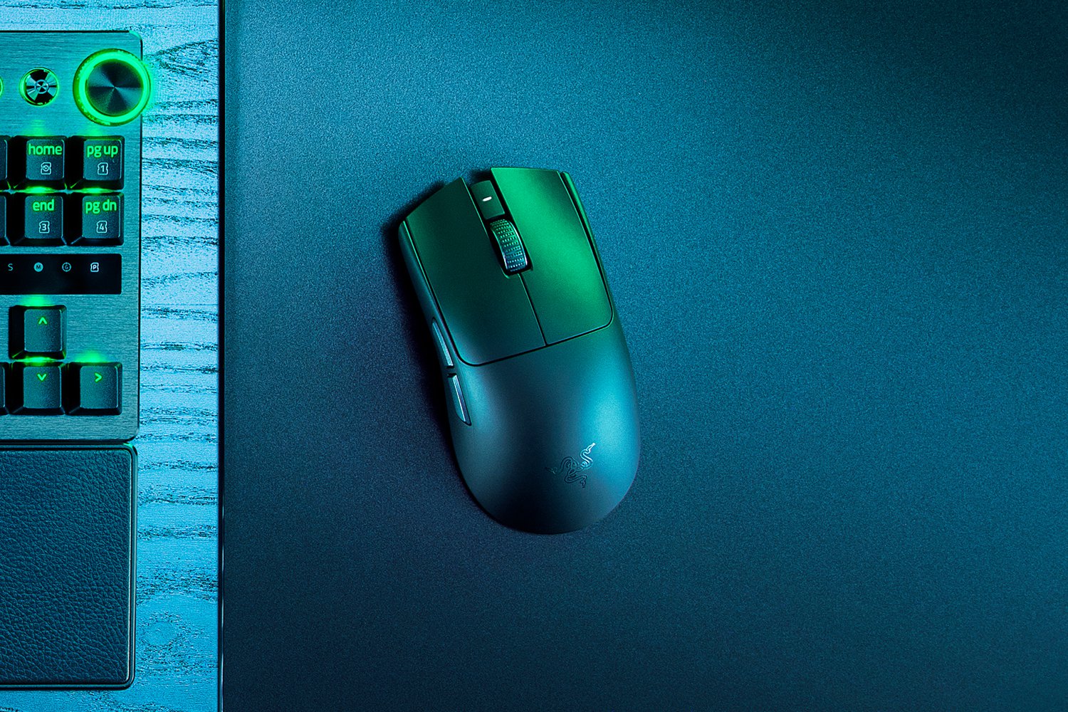 ماوس ألعاب لاسلكي فائق الخفة Razer Viper V3 Pro SE، مستشعر Focus Pro بدقة 35,000 DPI، وزن 54 جرام، تقنية HyperSpeed اللاسلكية، بطارية تدوم 95 ساعة، أسود