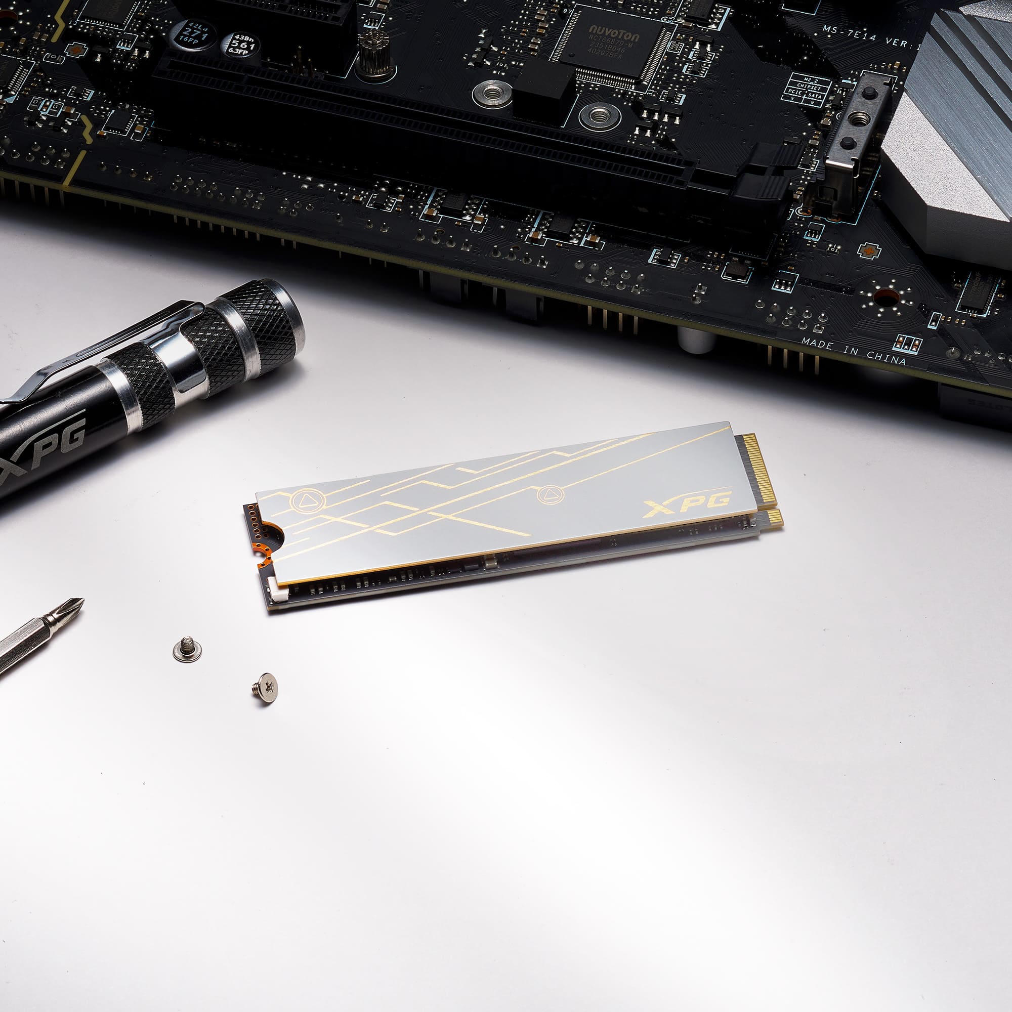 قرص الحالة الصلبة XPG MARS 980 BLADE 1TB Gen5 x4 NVMe - حتى 14,000/13,000 ميجابايت/ثانية، ذاكرة تخزين مؤقتة DRAM، ذاكرة NAND ثلاثية الأبعاد 232 طبقة، M.2 2280، NVMe 2.0