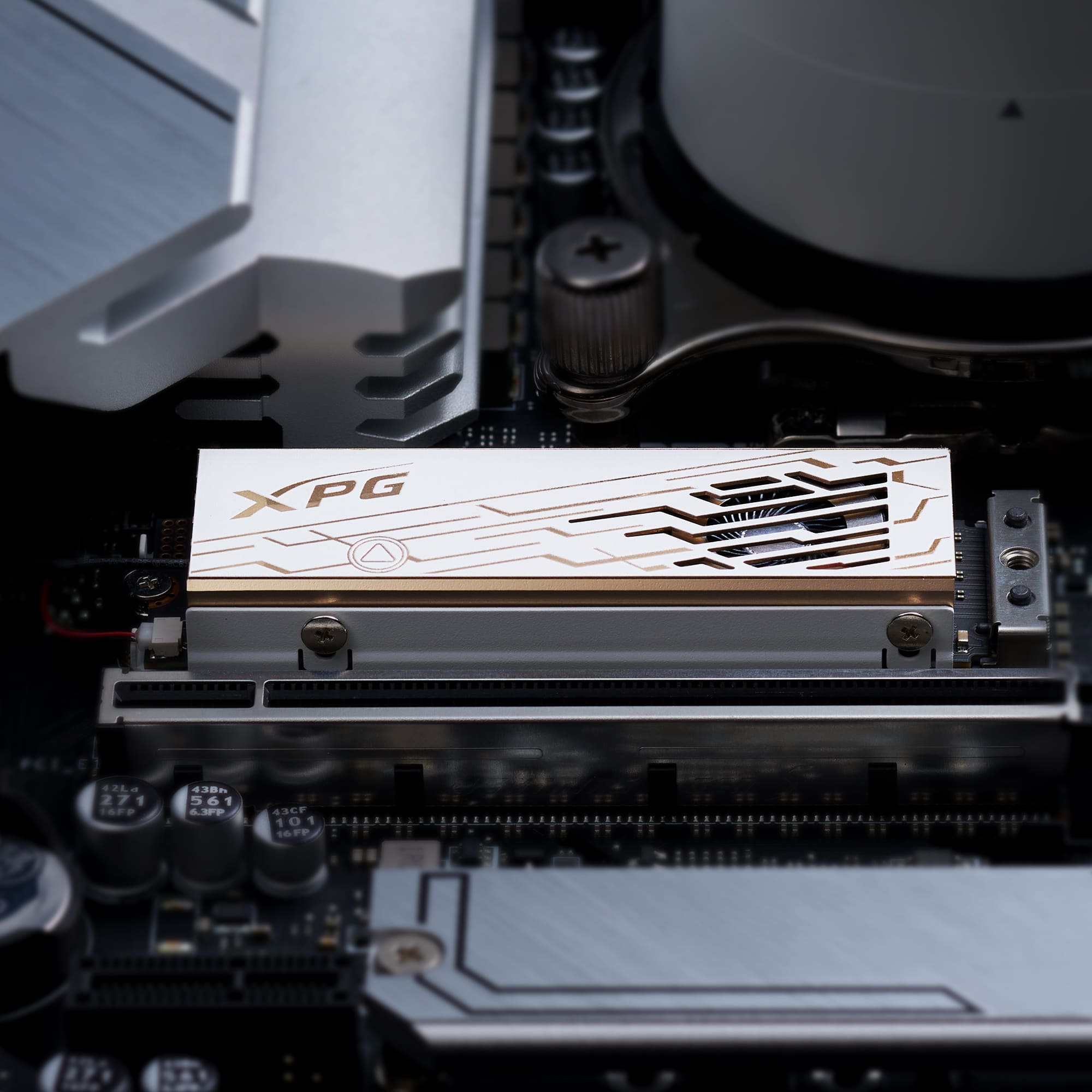 قرص الحالة الصلبة XPG MARS 980 PRO سعة 2 تيرابايت PCIe 5.0 x4 M.2 2280 - NVMe 2.0، بسرعة 14,000/13,000 ميجابايت/ثانية، تبريد نشط بالمروحة، حتى 2 مليون عملية إدخال وإخراج في الثانية