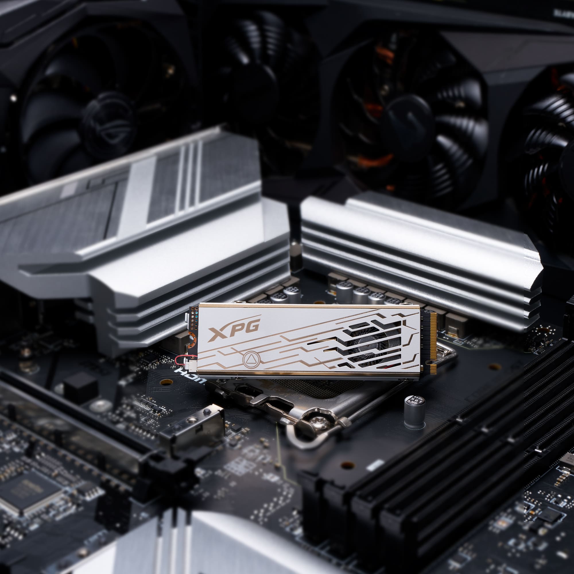 قرص الحالة الصلبة XPG MARS 980 PRO سعة 2 تيرابايت PCIe 5.0 x4 M.2 2280 - NVMe 2.0، بسرعة 14,000/13,000 ميجابايت/ثانية، تبريد نشط بالمروحة، حتى 2 مليون عملية إدخال وإخراج في الثانية