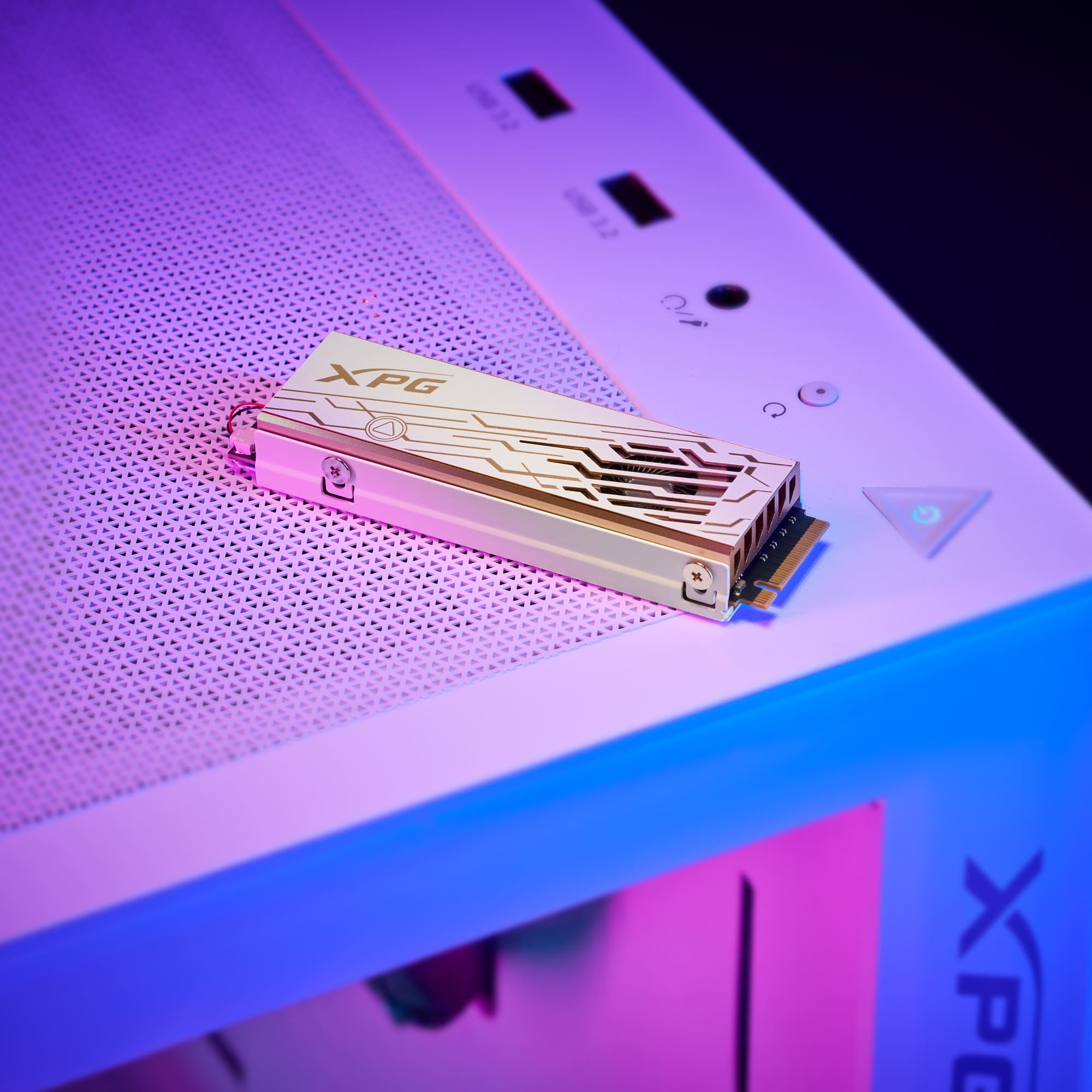 قرص الحالة الصلبة XPG MARS 980 PRO سعة 2 تيرابايت PCIe 5.0 x4 M.2 2280 - NVMe 2.0، بسرعة 14,000/13,000 ميجابايت/ثانية، تبريد نشط بالمروحة، حتى 2 مليون عملية إدخال وإخراج في الثانية