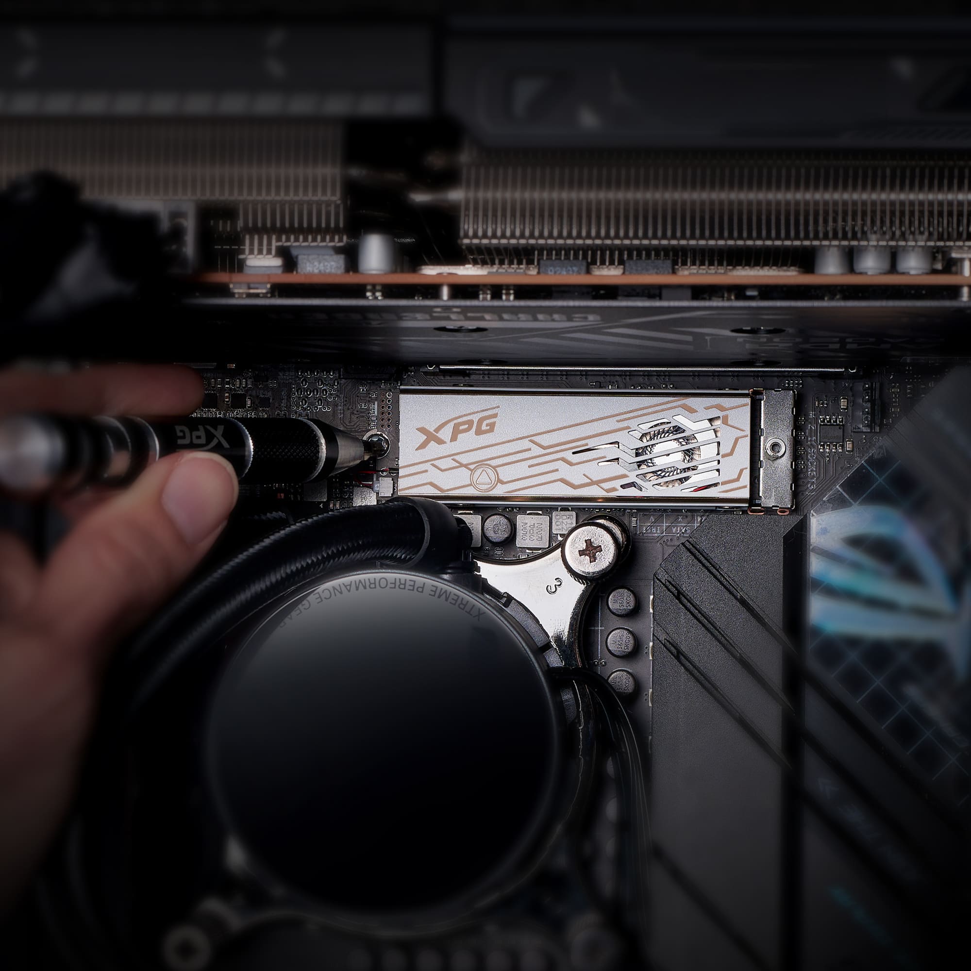 قرص الحالة الصلبة XPG MARS 980 PRO سعة 2 تيرابايت PCIe 5.0 x4 M.2 2280 - NVMe 2.0، بسرعة 14,000/13,000 ميجابايت/ثانية، تبريد نشط بالمروحة، حتى 2 مليون عملية إدخال وإخراج في الثانية