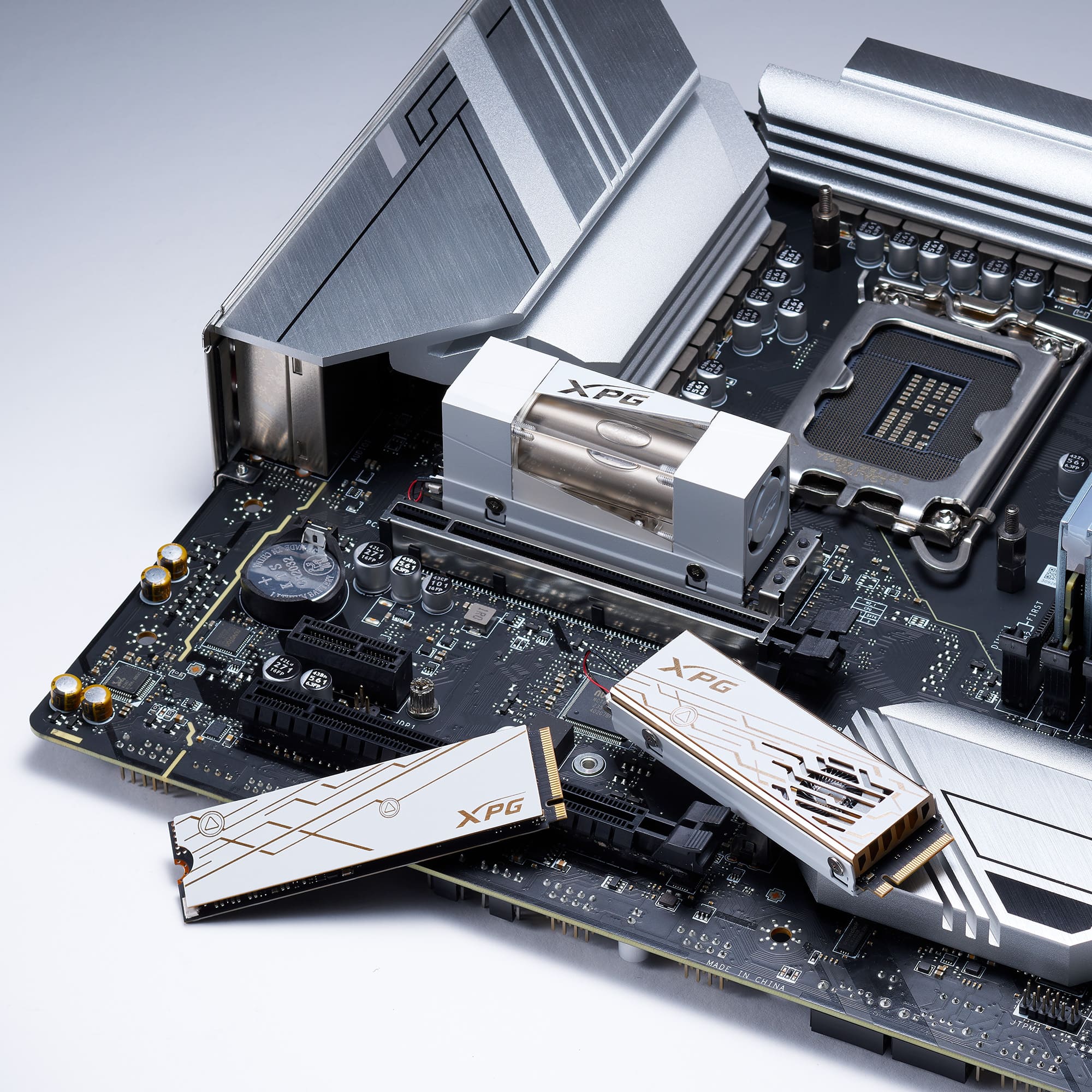 قرص الحالة الصلبة XPG MARS 980 BLADE 1TB Gen5 x4 NVMe - حتى 14,000/13,000 ميجابايت/ثانية، ذاكرة تخزين مؤقتة DRAM، ذاكرة NAND ثلاثية الأبعاد 232 طبقة، M.2 2280، NVMe 2.0