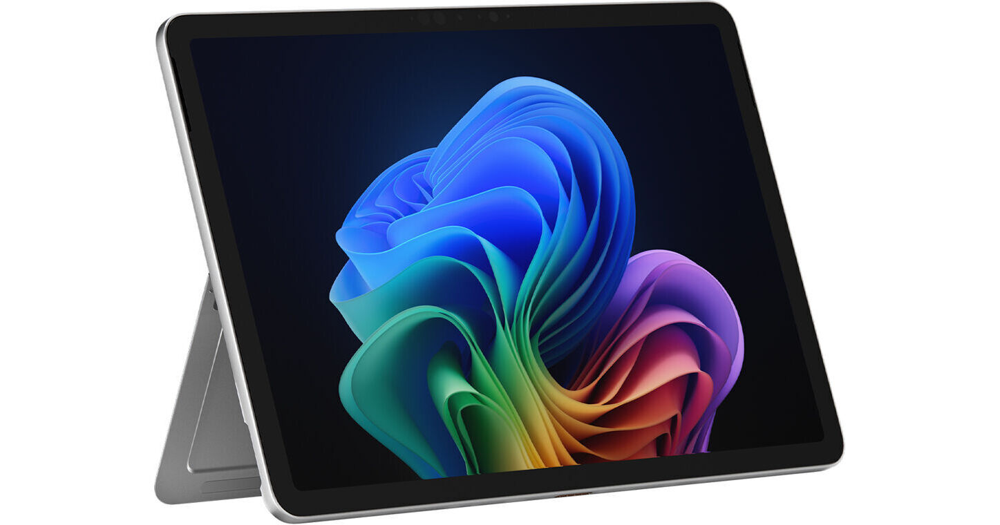 مايكروسوفت سيرفيس برو كوبايلوت+ 12" - شاشة لمس LCD بحجم 12" - سناب دراجون إكس بلس - ذاكرة عشوائية 16 جيجابايت - قرص تخزين صلب 512 جيجابايت SSD - معالج رسوميات كوالكوم أدريانو - ويندوز 11 هوم