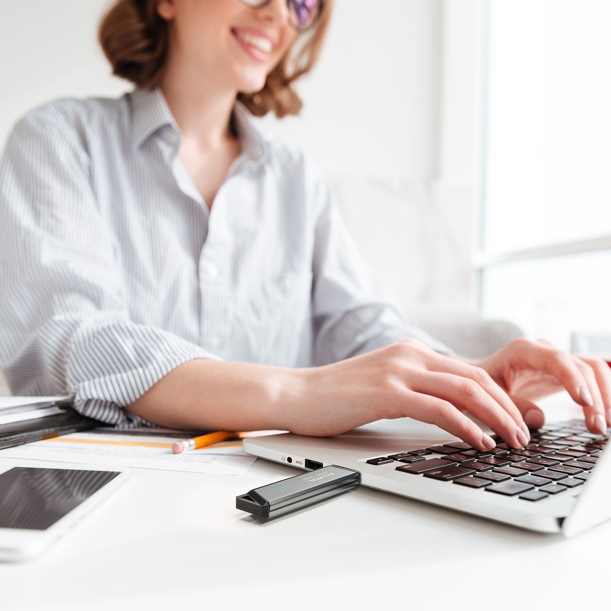 ADATA UE800 USB-C 1000MB/s USB 3.2 Gen2 Flash Drive - AELI-UE800-128G-CSG - USB Flash Drives - alnabaa.com - النبع