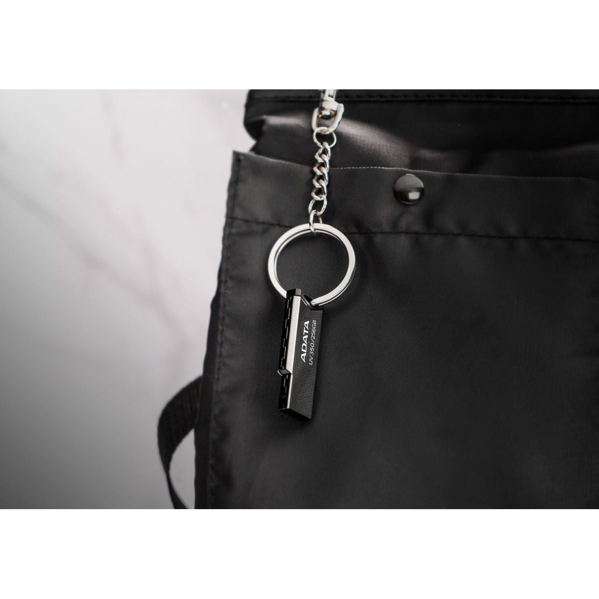 ADATA UV350 Metal USB 3.2 Flash Drive - AUV350-32G-RBK - USB Flash Drives - alnabaa.com - النبع