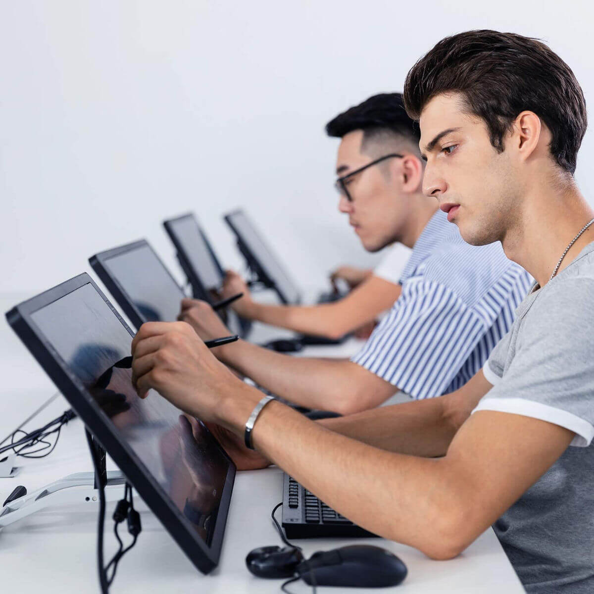 Huion Battery-Free Pen PW507 for Kamvas Pro 12/13/16/20, Kamvas 16/20 & GT-191 V2 - PW507 - Stylus - alnabaa.com - النبع